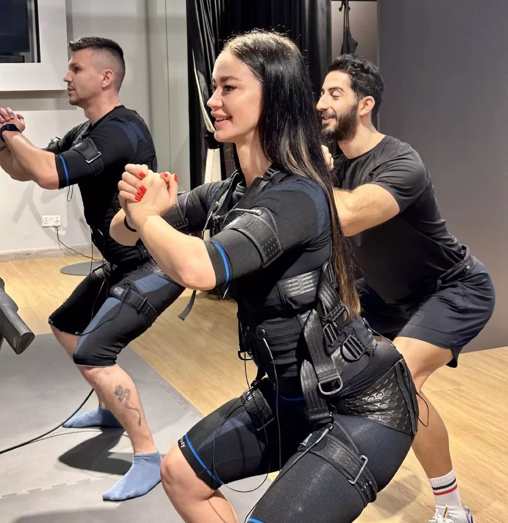 لاغری و عضله‌ سازی با دستگاه EMS